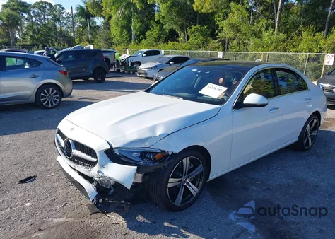 2024 Mercedes-Benz C 300 z USA, uszkodzony, nr VIN W1KAF4HB7RR186151